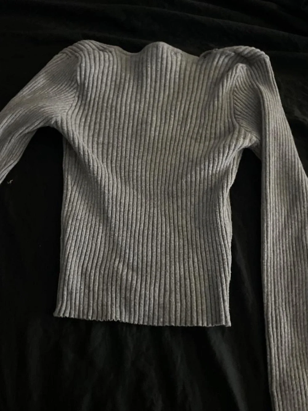 Forever 21 Gray Ribbed V-Neck Sweater